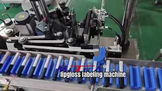 Machine d'étiquetage de fond de bouteille pour brillant à lèvres