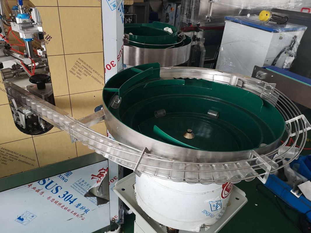 2000BPH 50-500ml PLC contrôle monobloc machine de remplissage de bouchon pour les bouteilles à rouleaux