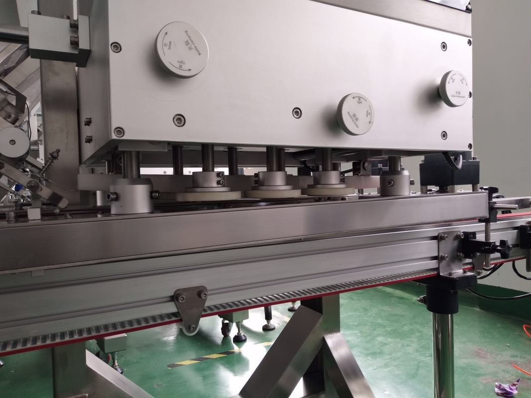 Machine de capsulage de type linéaire de contrôle de PLC pour des bouteilles avec la taille de 50-250mm