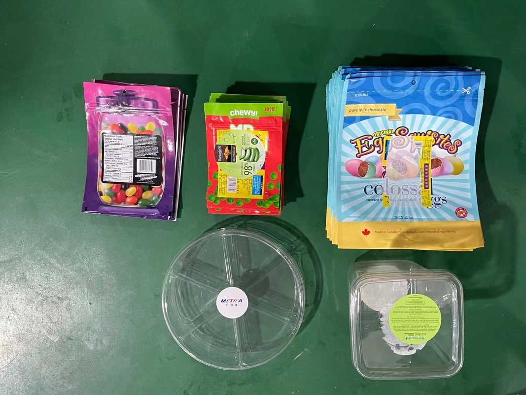 Machine automatique d'étiquetage de sacs en papier plastique pour bouteilles avec une précision de maintenance facile 1000-3000 BPH