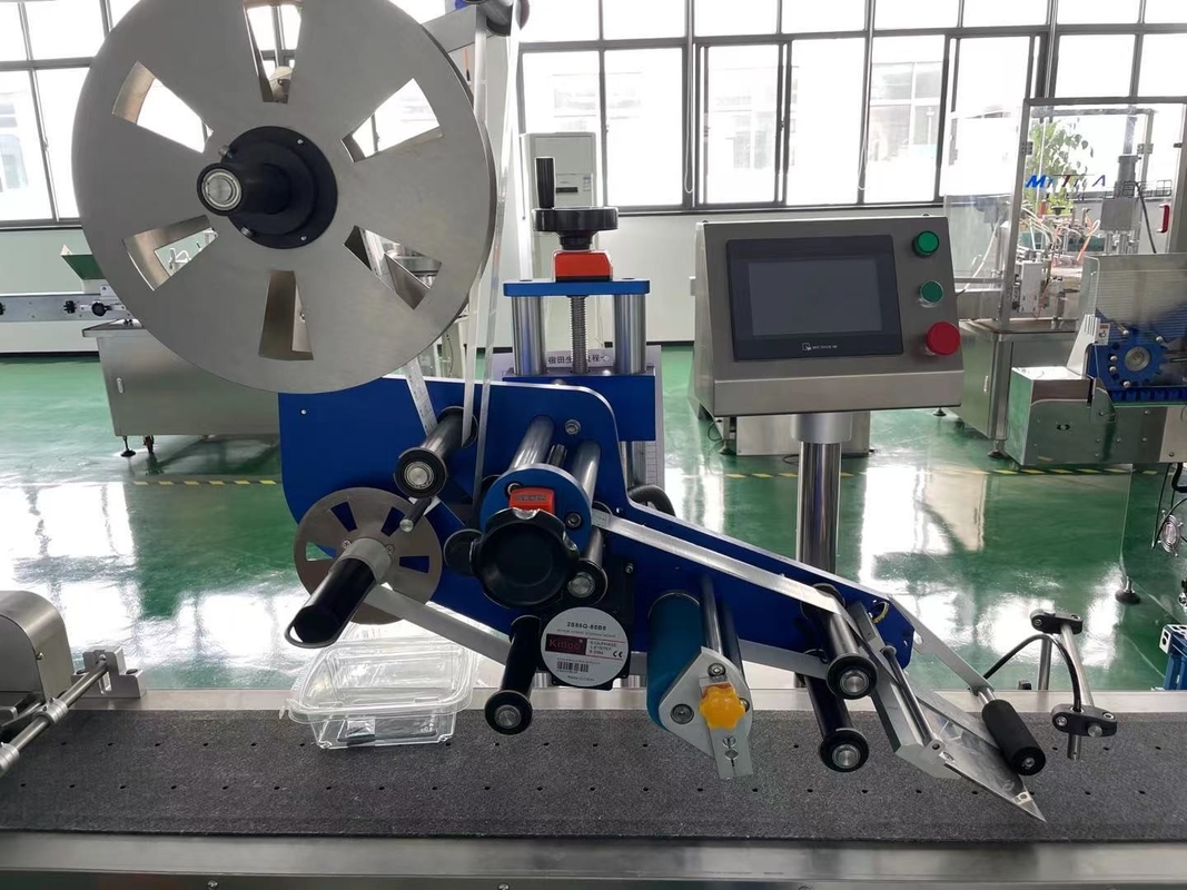 Machine automatique d'étiquetage de sacs en papier plastique pour bouteilles avec une précision de maintenance facile 1000-3000 BPH
