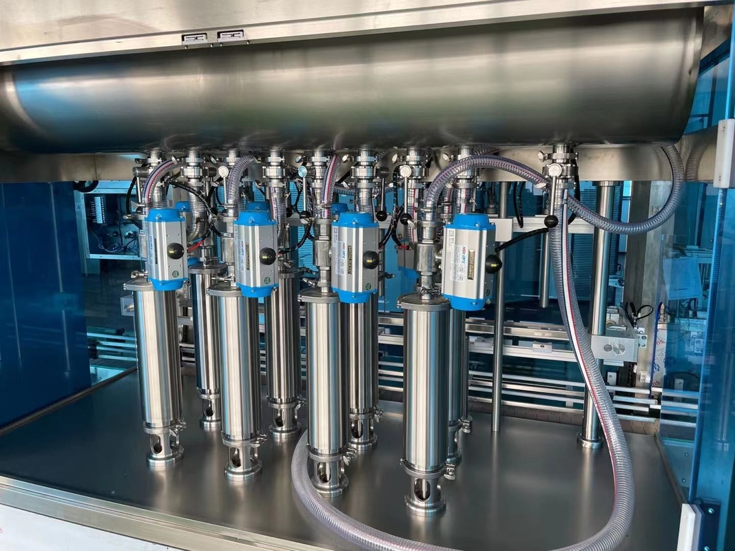 Machine automatique de remplissage de bouteilles de sauce de 500 kg avec système de contrôle PLC et remplissage au piston entraîné par un servomoteur